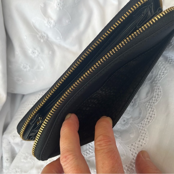 Kate Spade black zip up wallet in nearest new condition - Picture 8 of 9